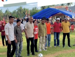 Turnamen Futsal KOSMA TIKEP CUP 2025 Resmi Bergulir, Camat Buka dengan Tendangan Perdana
